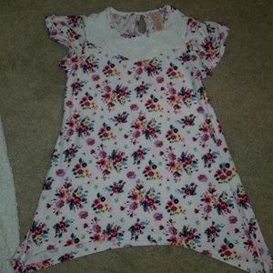 Here a flowered shirt 🌹